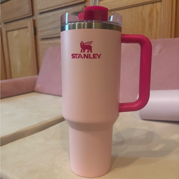 Stanley Blush Pink Travel Mug with Straw - Picture 1 of 1